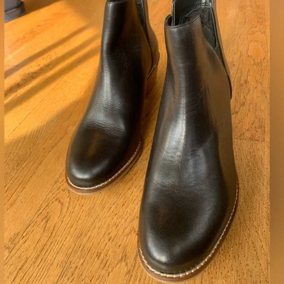 Cole Haan Abbot pull on leather Bootie in black sz 8.5 - Picture 3 of 11